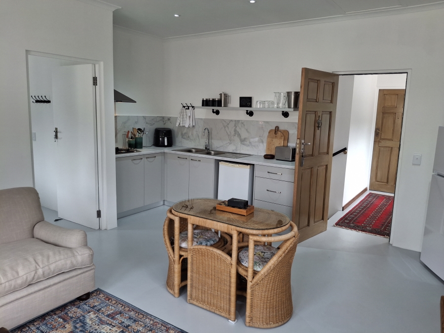 To Let 1 Bedroom Property for Rent in Clovelly Western Cape